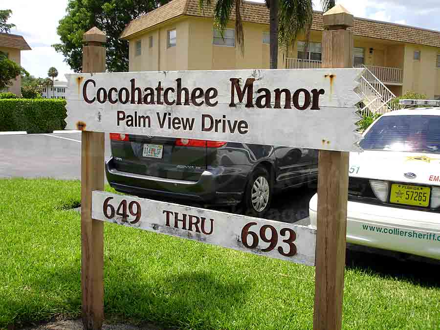 Cocohatchee Manor Signage